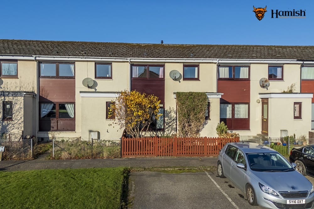 FOUR BENEFITS OF BUYING ONE & TWO BEDROOM PROPERTIES 1 Modern apartment with shared garden