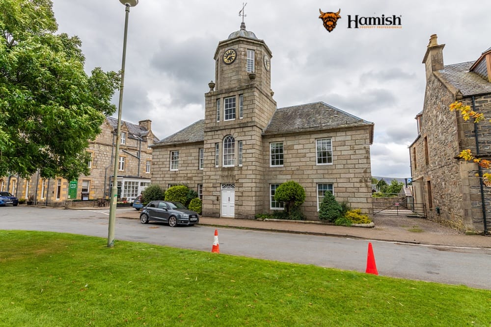 FIVE WAYS TO WORK TOGETHER AS A TOP-NOTCH TEAM 4 Clean and tidy home prepared for property viewing