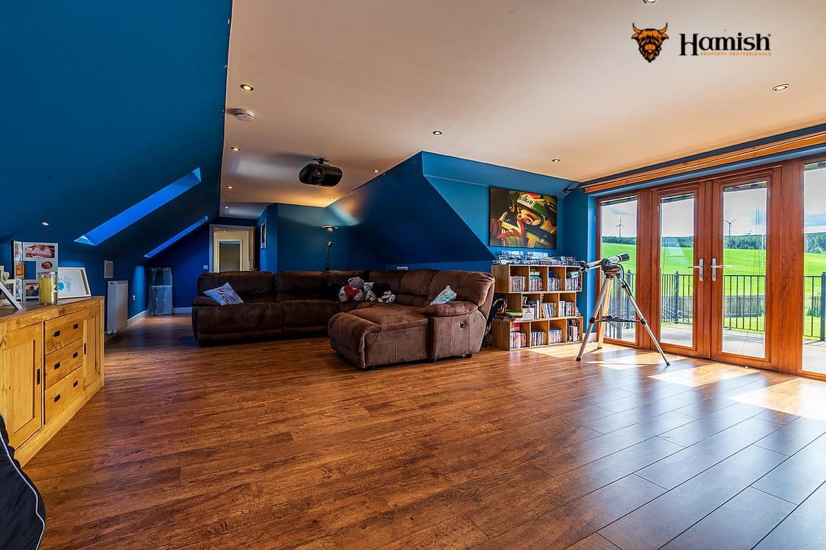 SUMMER SELLING EXPERT TIPS FOR A QUICK SALE AT PREMIUM PRICES 3 Summer home accessories and staging ideas