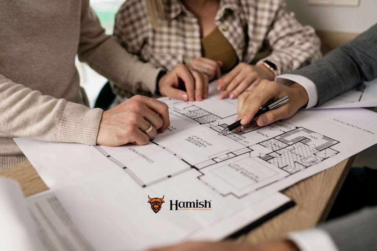 THE COMPLETE GUIDE TO GETTING YOUR HOME VALUED BEHIND THE SCENES AND WHAT TO EXPECT 3 Estate agent assessing a home's features