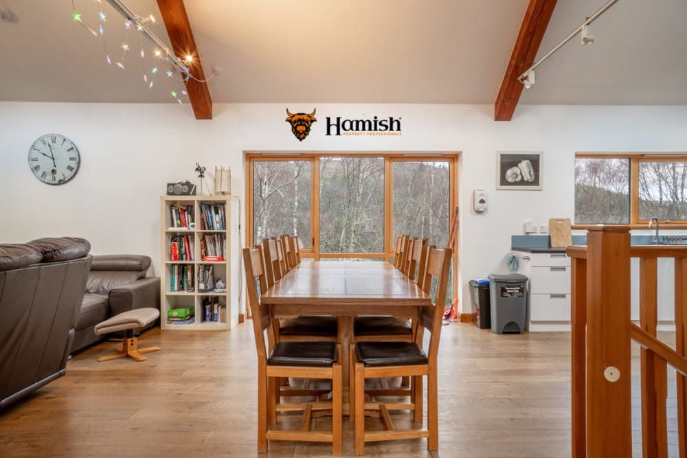 HOW TO PRESENT YOUR HOME FOR MAXIMUM BUYER APPEAL 3 Beautiful bedroom with neutral tones and soft lighting